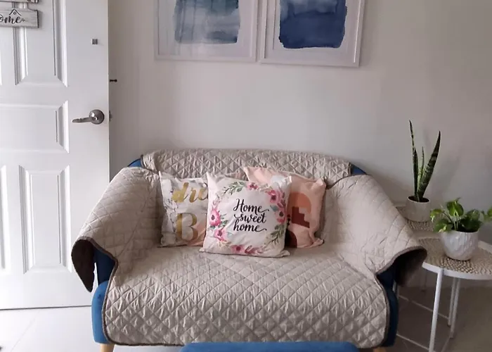 Cassie Homestay - Yuna Door 2 - Furnished Home In Butuan